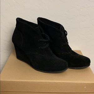 NWT - Gianni Bini Suede Black boots